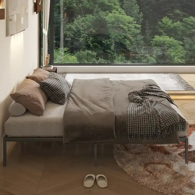 Lit plateforme King en métal noir avec tête de lit en bois à motif ondulé