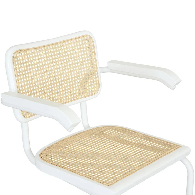 Fauteuil cantilever en rotin avec structure en acier blanc